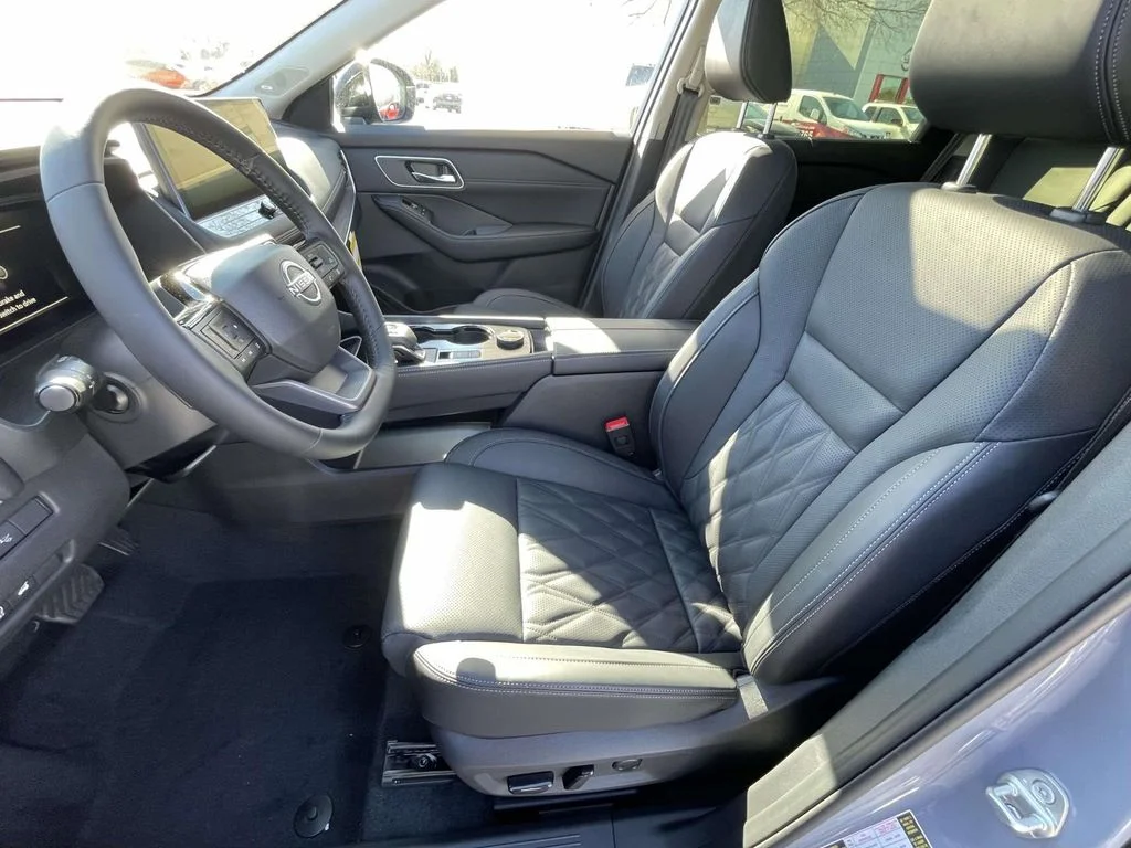 New 2026 Gray Nissan Platinum image 13