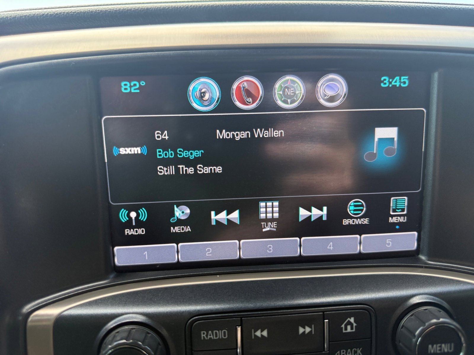 Used 2019 WHITE FROST TRICOAT GMC Denali image 17