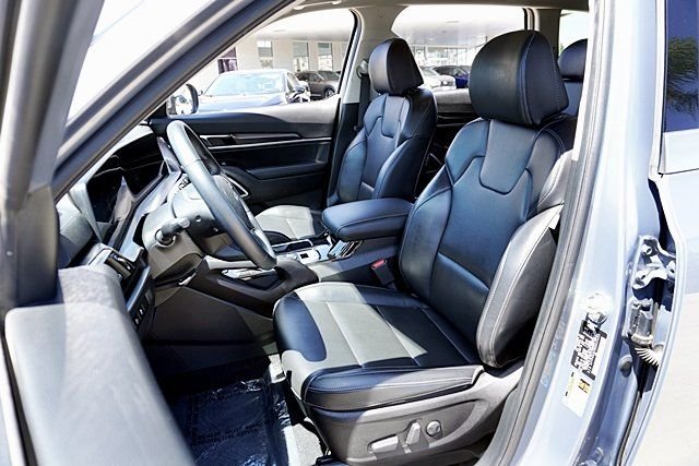 Used 2024 Silver Kia S image 21