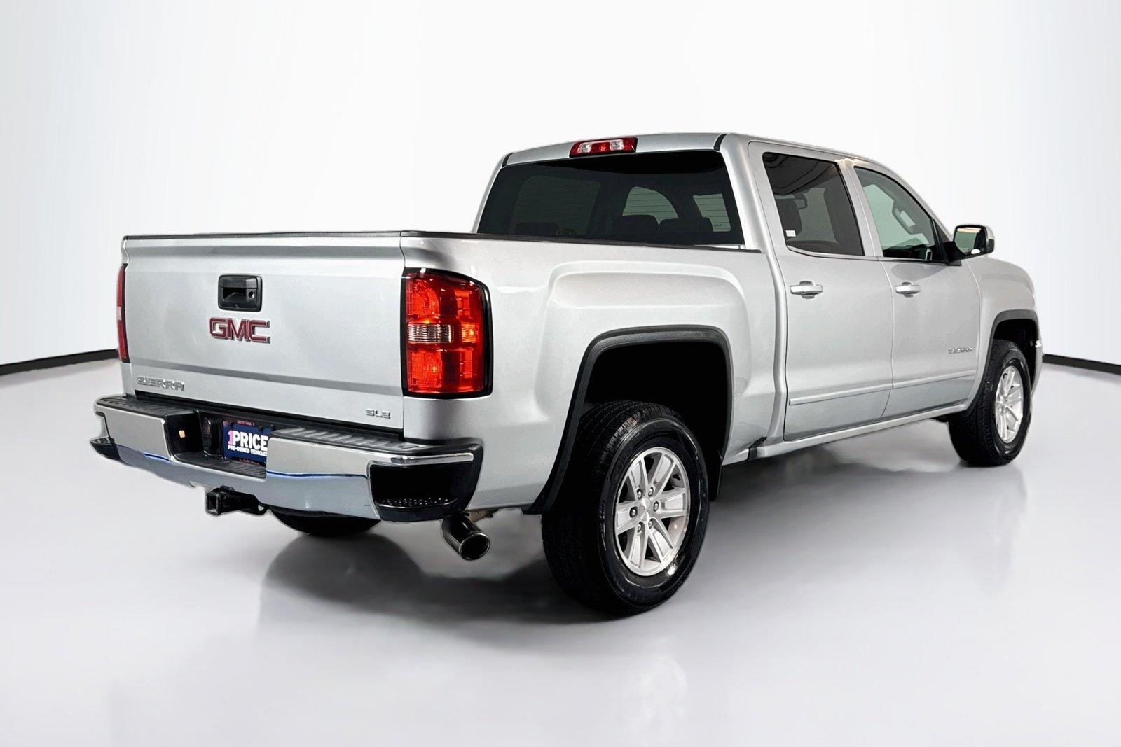 Used 2018 Quicksilver Metallic GMC SLE image 5