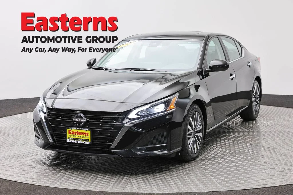 Used 2023 Black Nissan 2.5 SV image 1