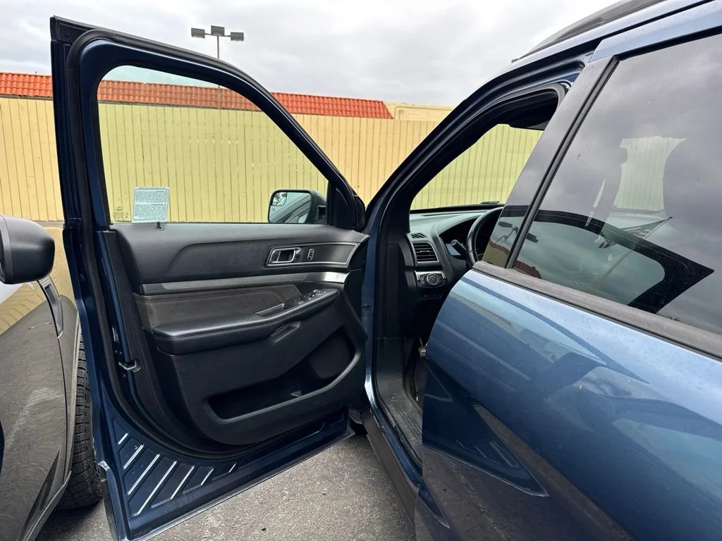 Used 2018 Blue Ford XLT image 6