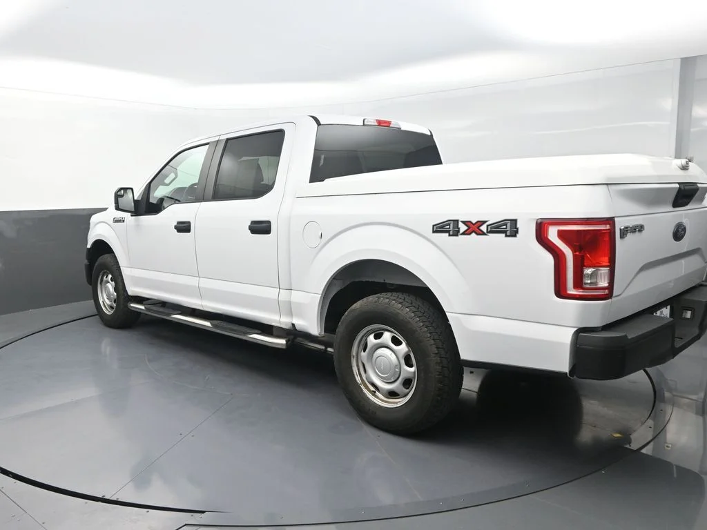 Used 2017 White Ford XL image 8