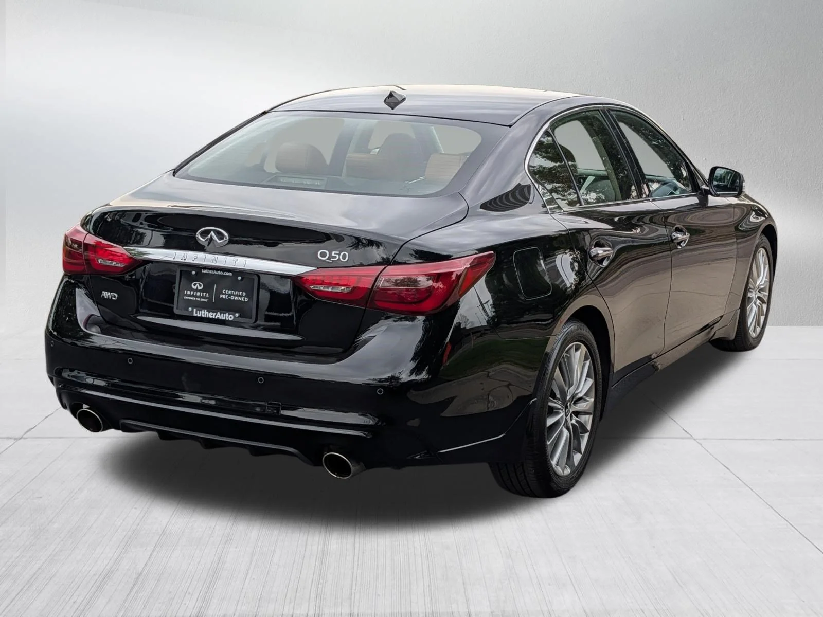 Certified Used 2023 Black Obsidian INFINITI LUXE image 7