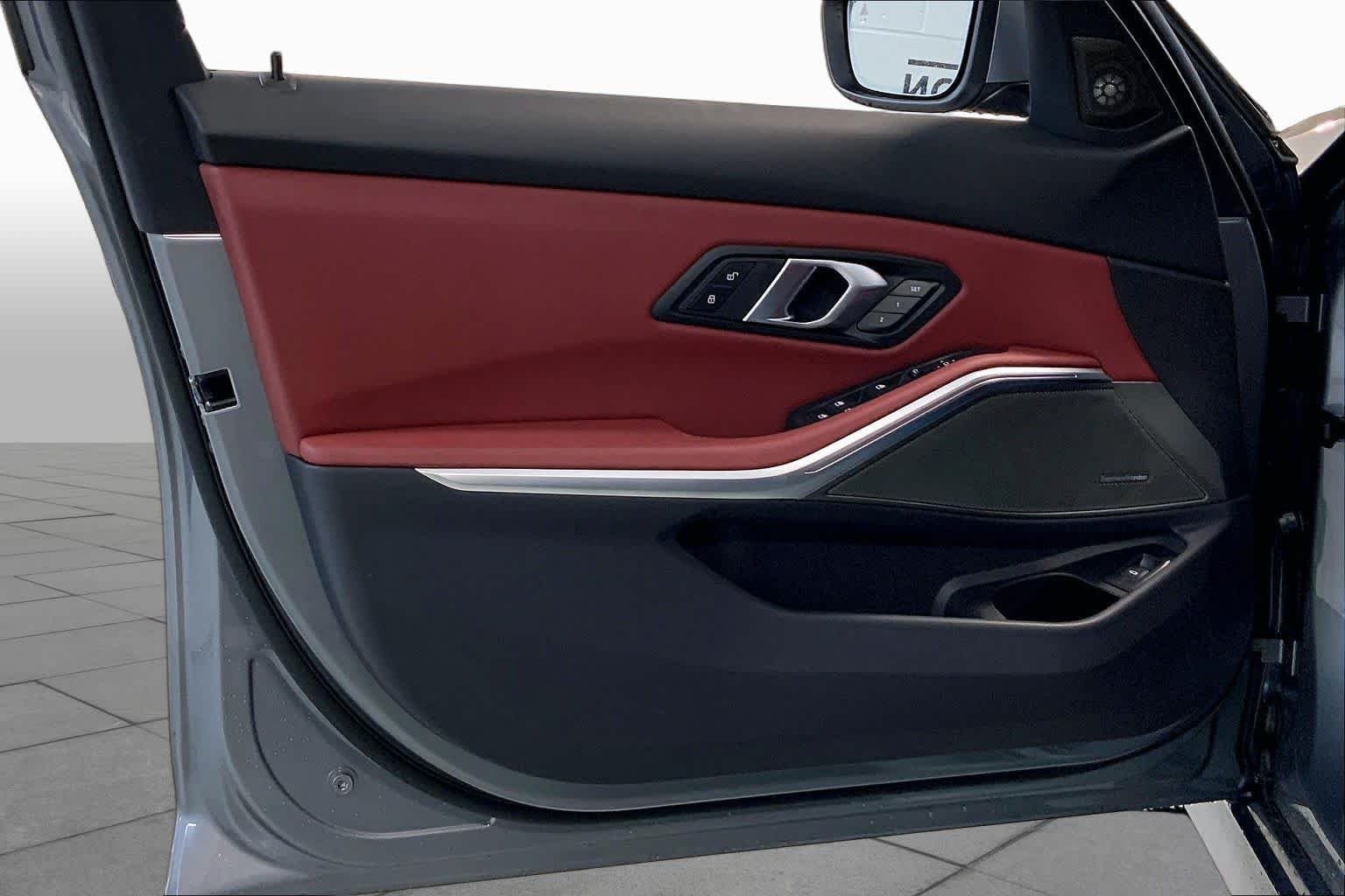 New 2026 Skyscraper Grey Metallic BMW 330i NA xDrive image 10