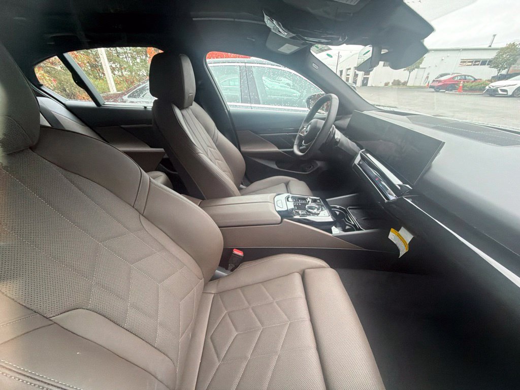 Used 2027 Gray BMW 540i xDrive image 8