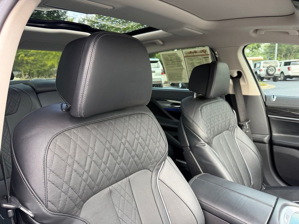 Used 2020 White BMW 740i image 19