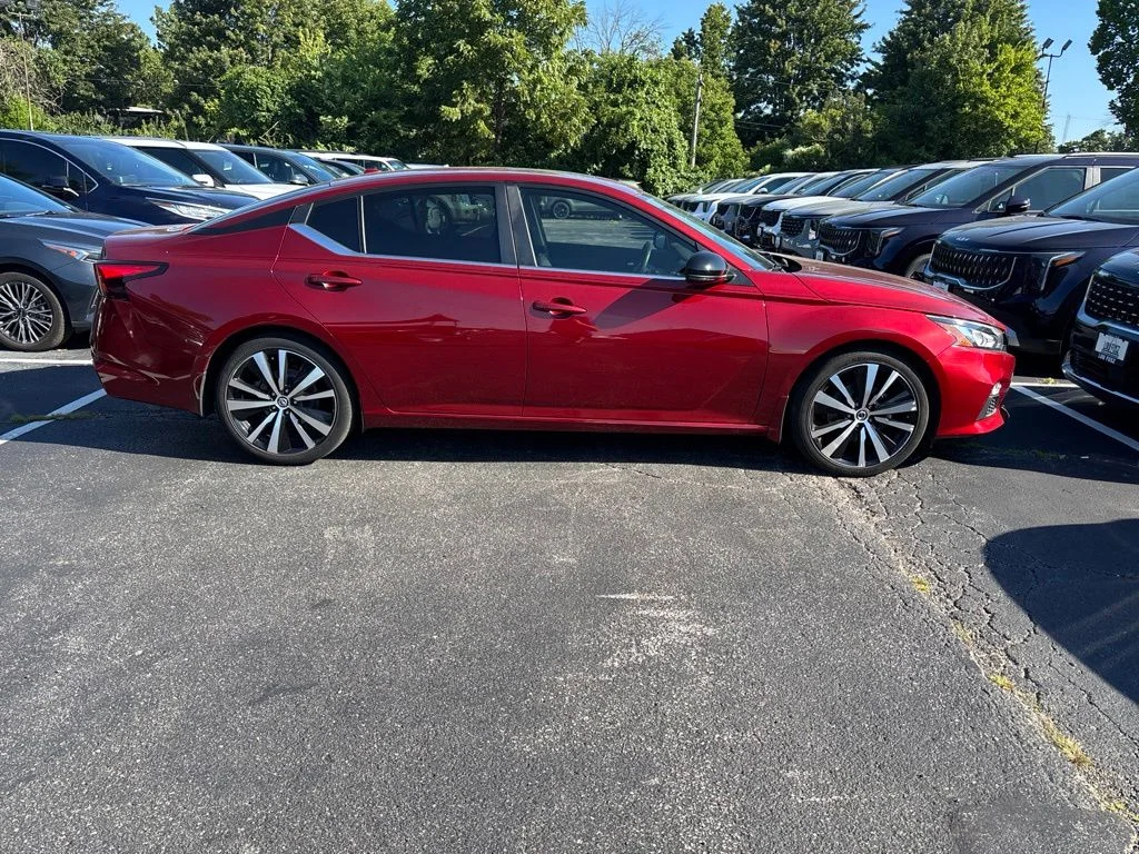 Used 2019 Scarlet Ember Tintcoat Nissan 2.5 SR image 2