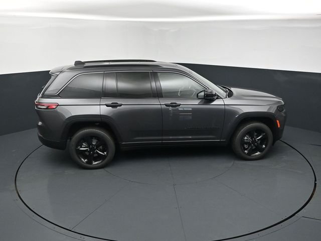 New 2026 Baltic Gray Metallic Clear-Coat Exterior Paint Jeep Limited image 18