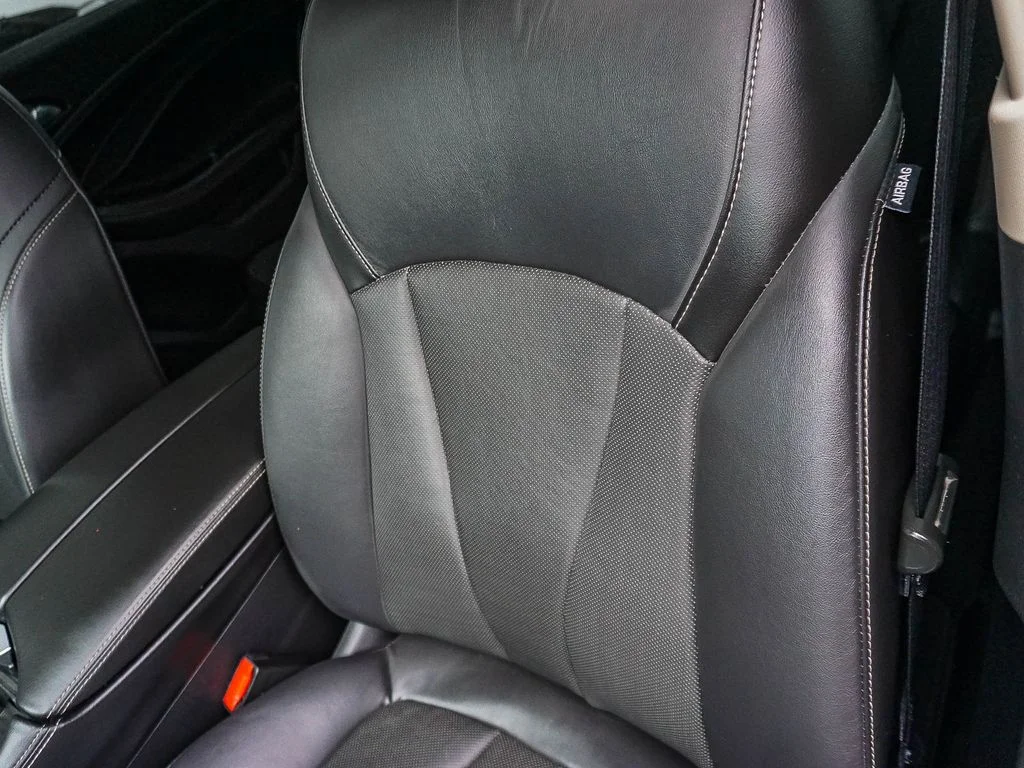 Used 2017 White Buick Essence image 21