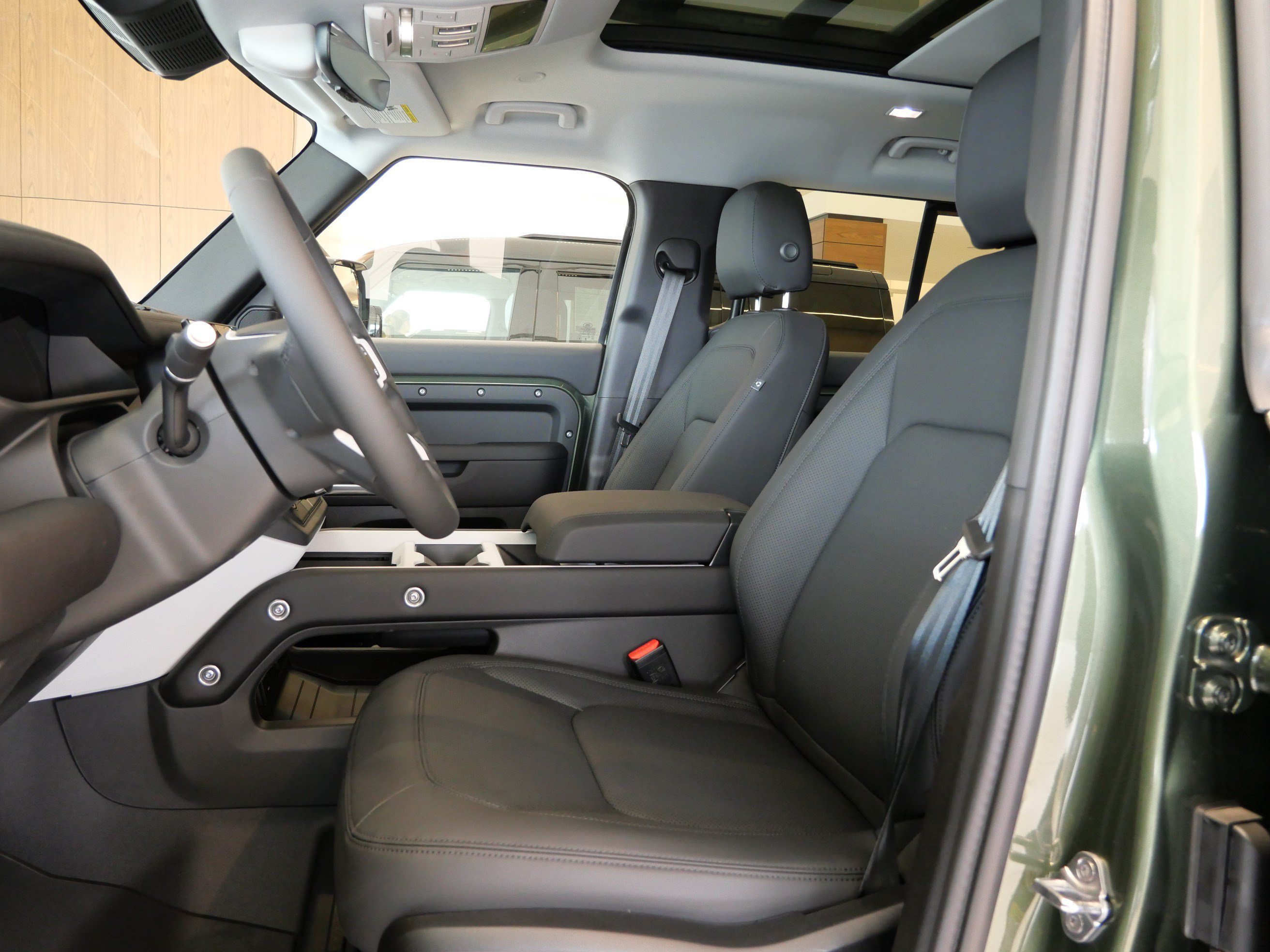 New 2026 Woolstone Green Land Rover S image 3