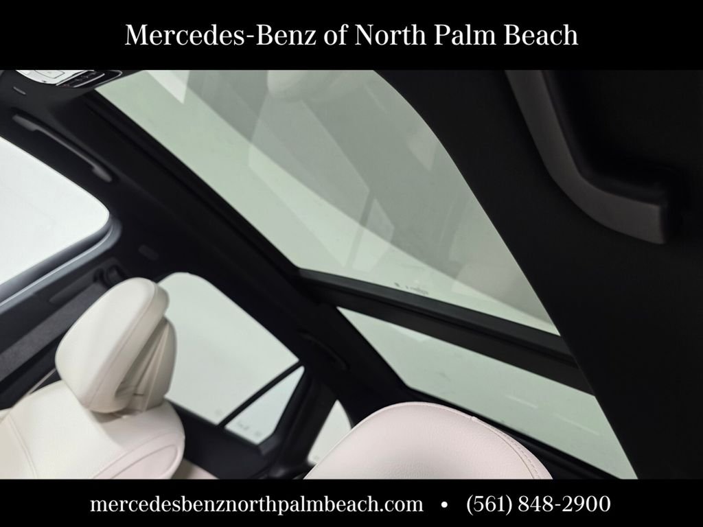 New 2026 Polar White Mercedes-Benz GLC 300 image 10