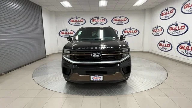 New 2027 Agate Black Metallic Ford King Ranch image 4