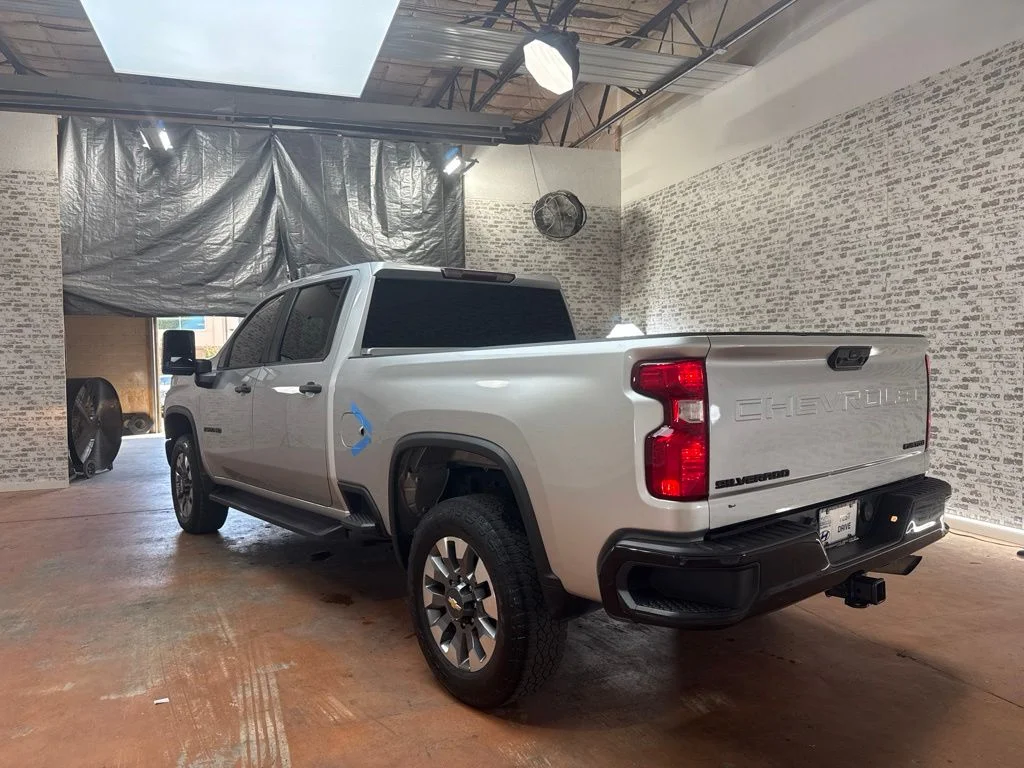 Used 2022 Silver Ice Metallic Chevrolet Custom image 5