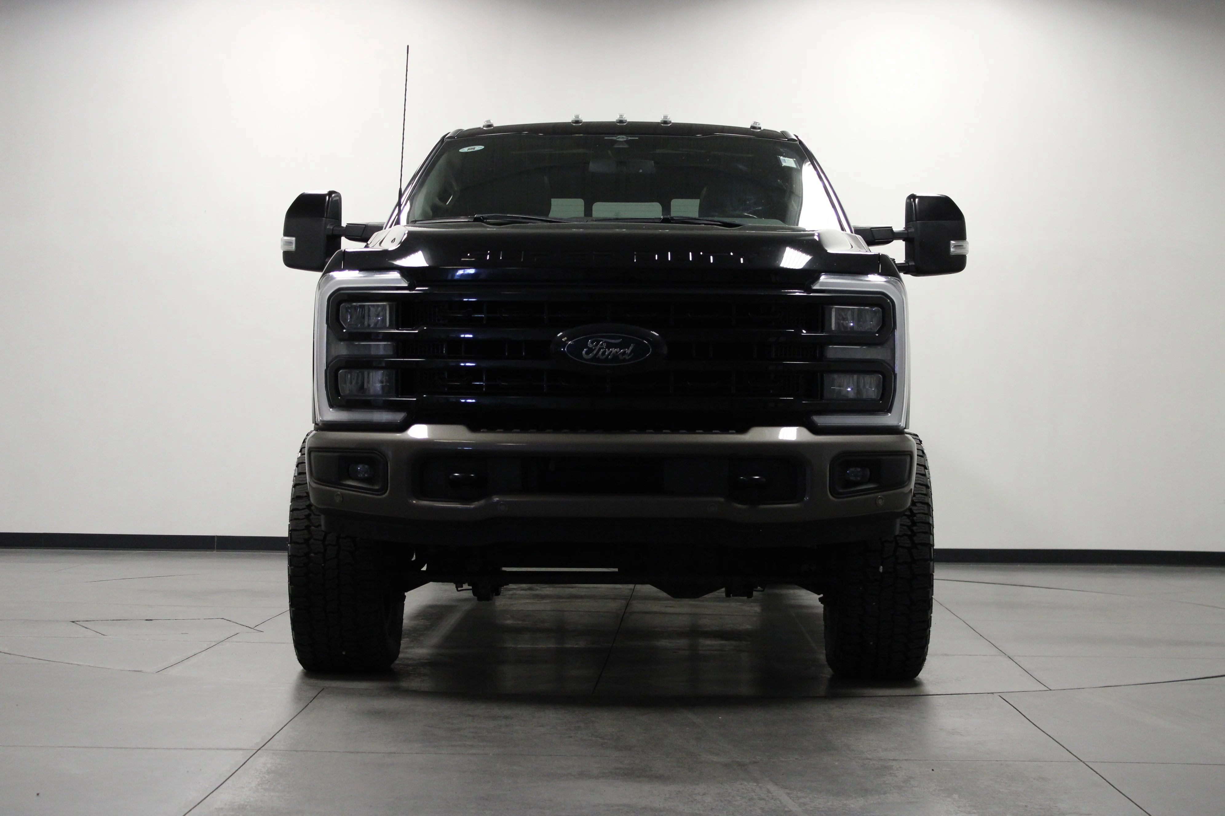 Used 2023 Agate Black Metallic Ford King Ranch image 9