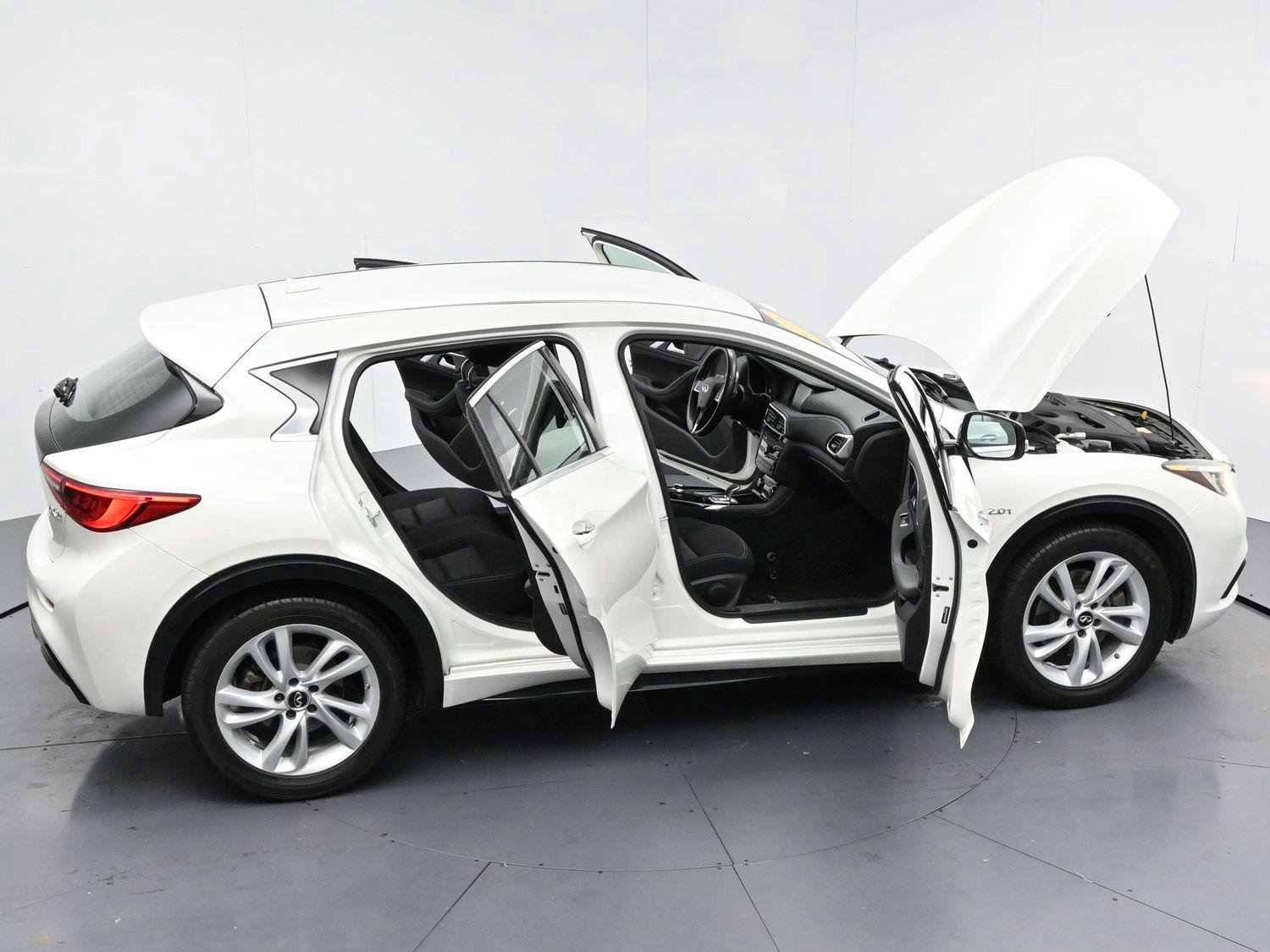 Used 2018 Majestic White INFINITI Base image 35
