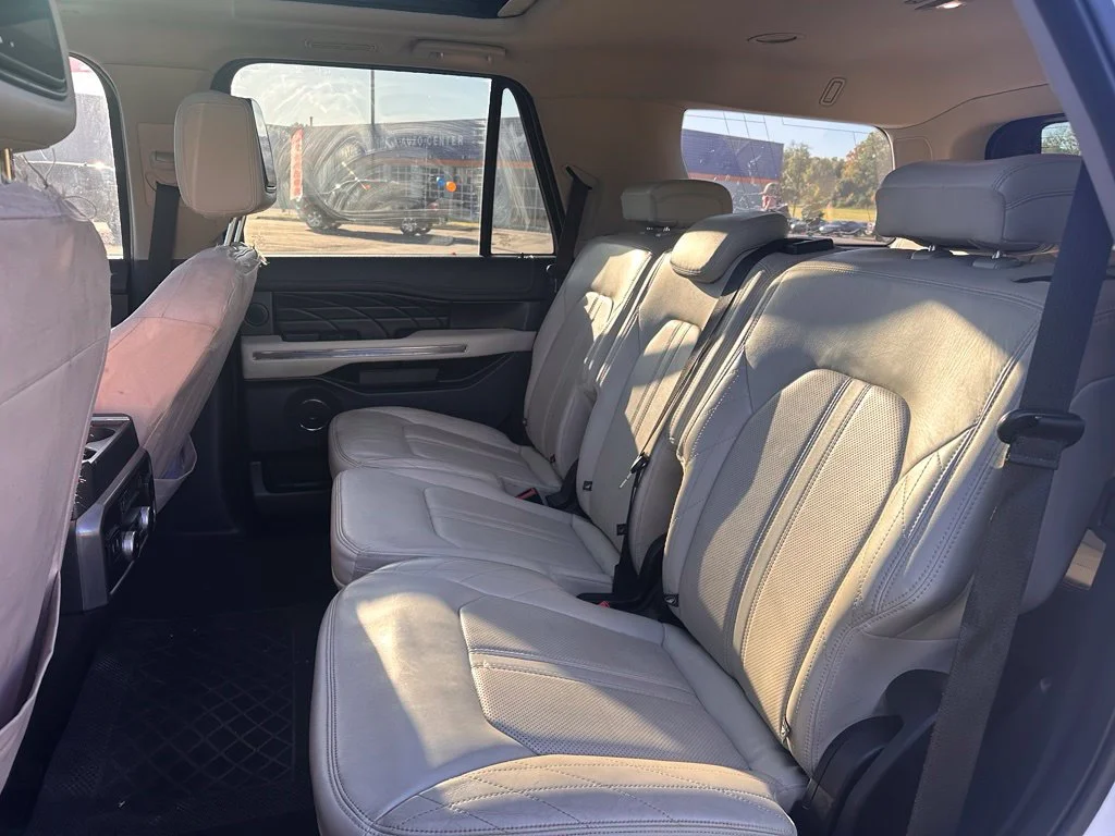 Used 2018 White Platinum Clearcoat Metallic Ford Platinum image 11