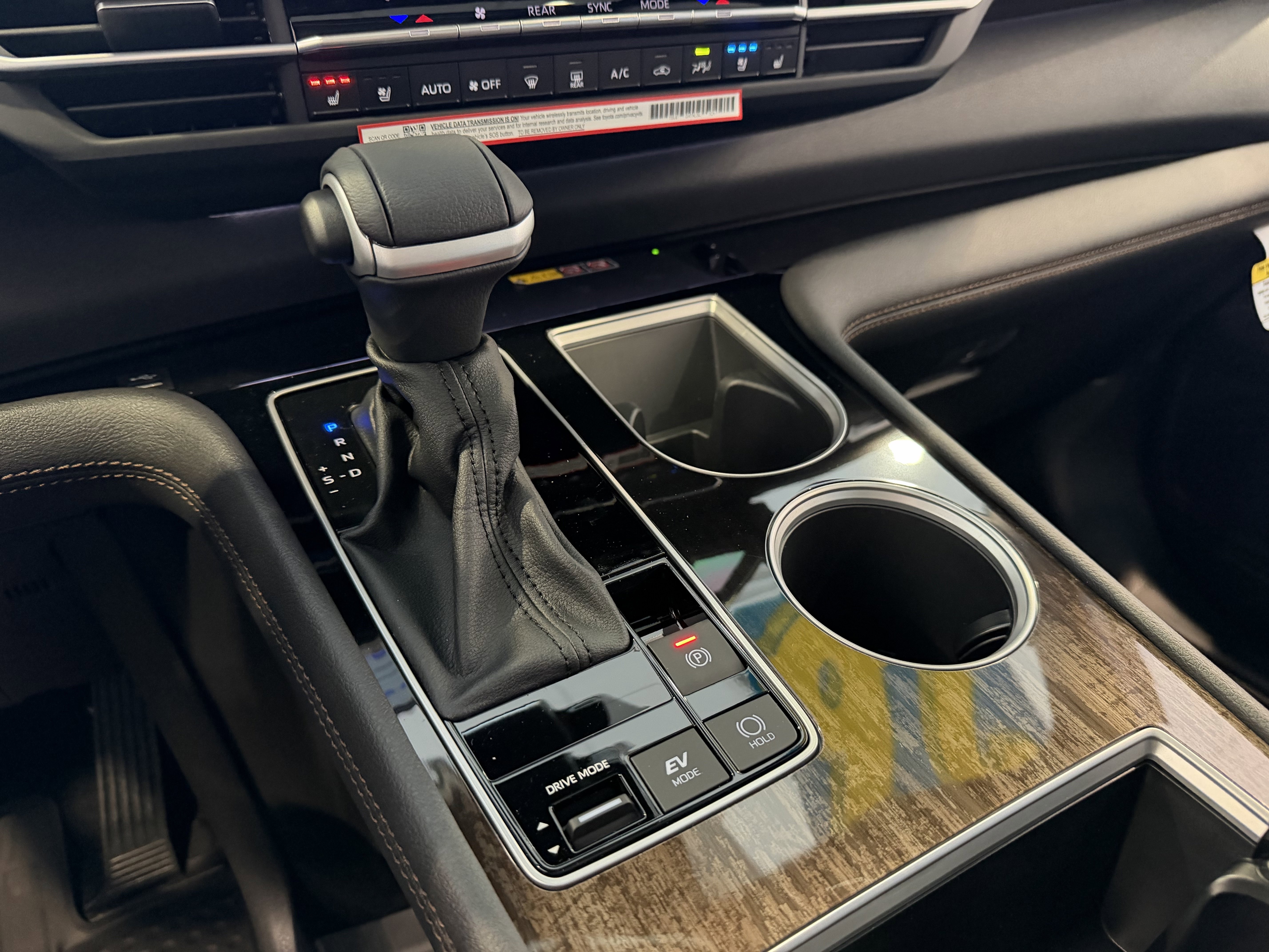 2026 Toyota Sienna Platinum - Photo 46