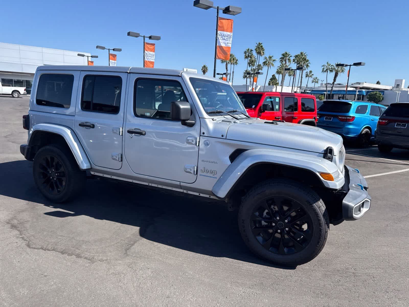 Used 2024 Silver Zynith Clearcoat Jeep Sahara image 11