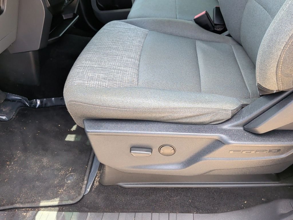 Used 2022 White Ford XLT image 13