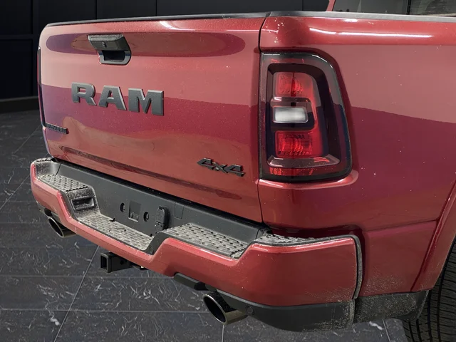 New 2026 Molten Red Pearl-Coat Exterior Paint RAM Big Horn/Lone Star image 37