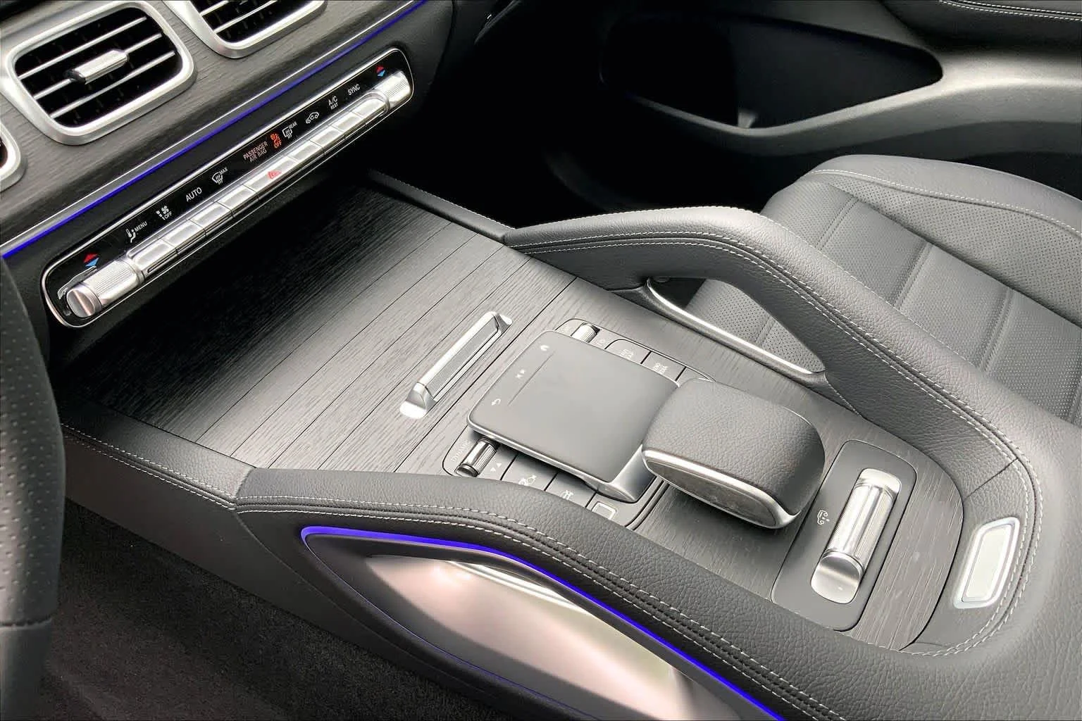 New 2026 Obsidian Black Metallic Mercedes-Benz GLS 580 image 7
