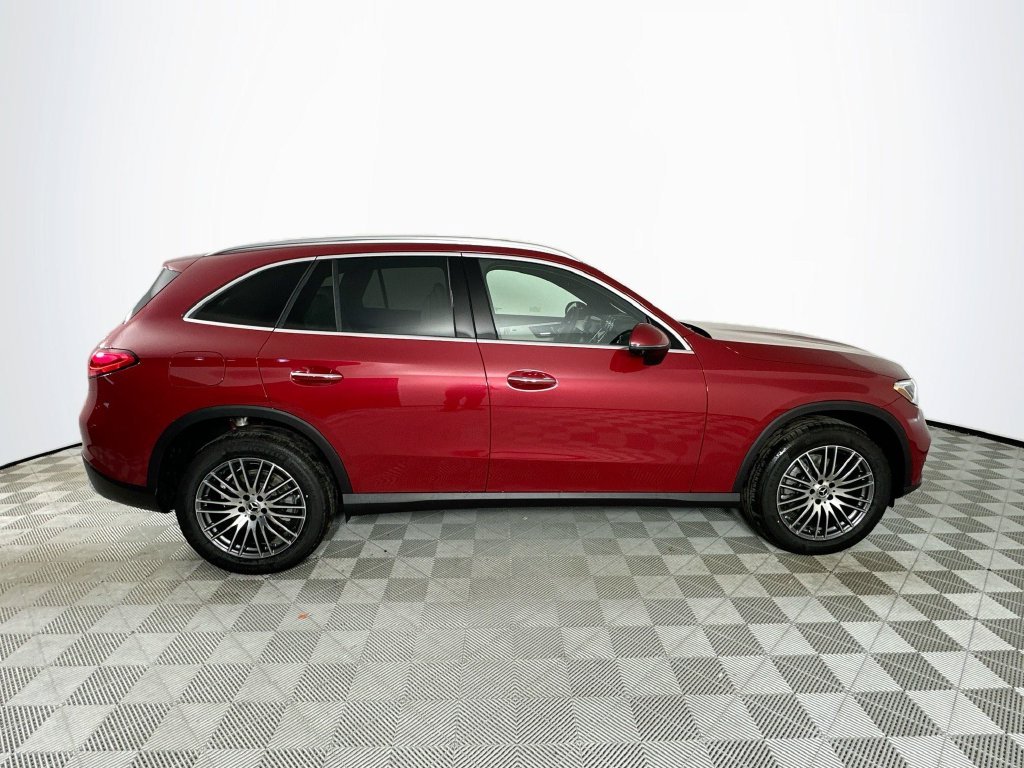 New 2026 MANUFAKTUR Patagonia Red Metallic Mercedes-Benz GLC 300 image 8