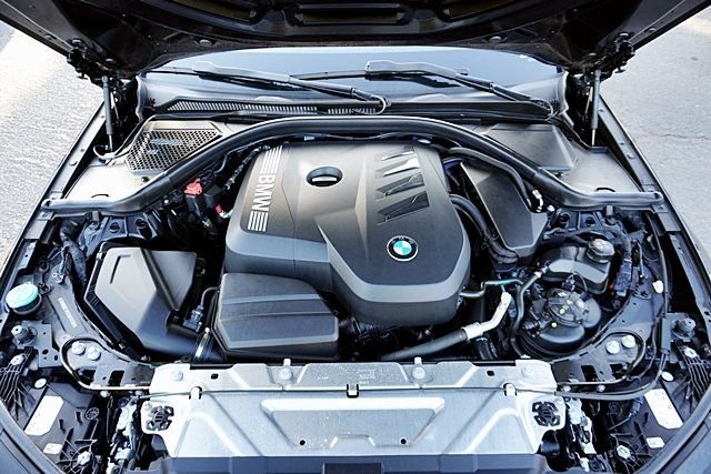 Used 2025 Black BMW 330i xDrive image 39