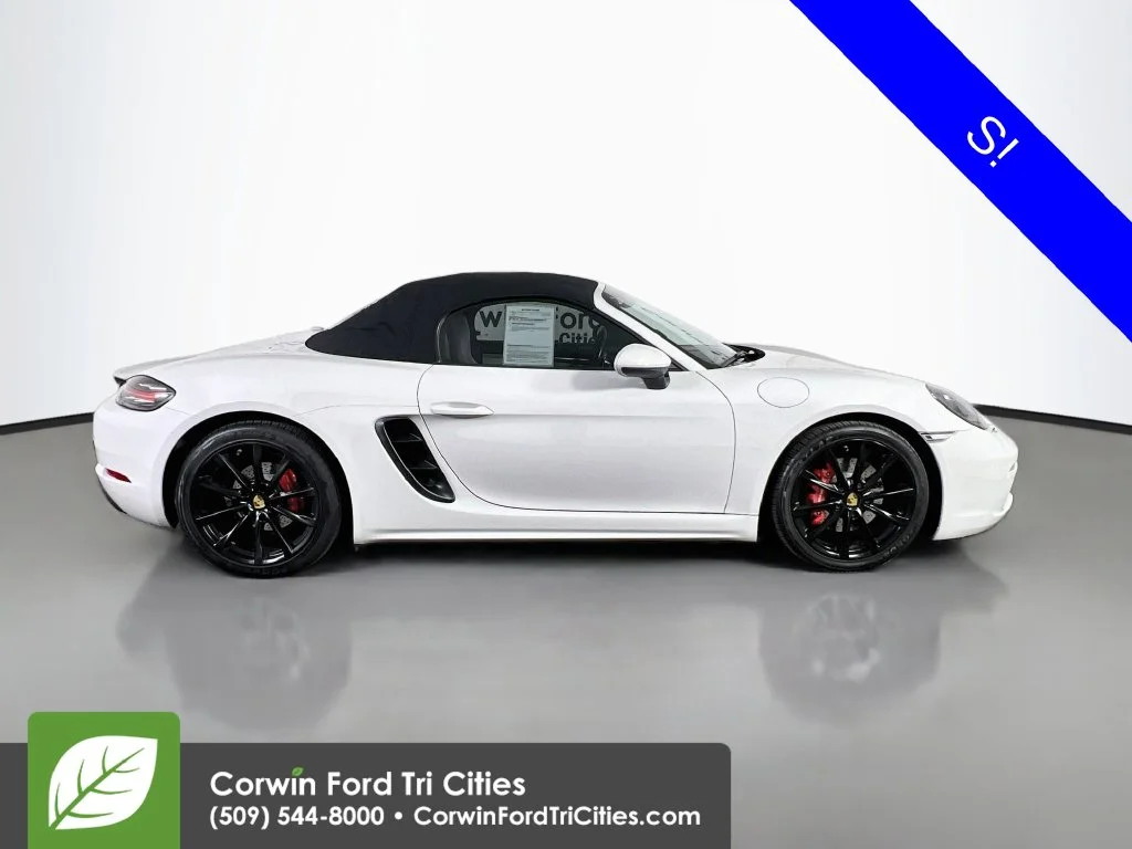 Used 2019  Porsche  image 16