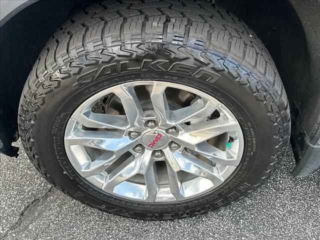 Used 2019 Black GMC SLT image 39