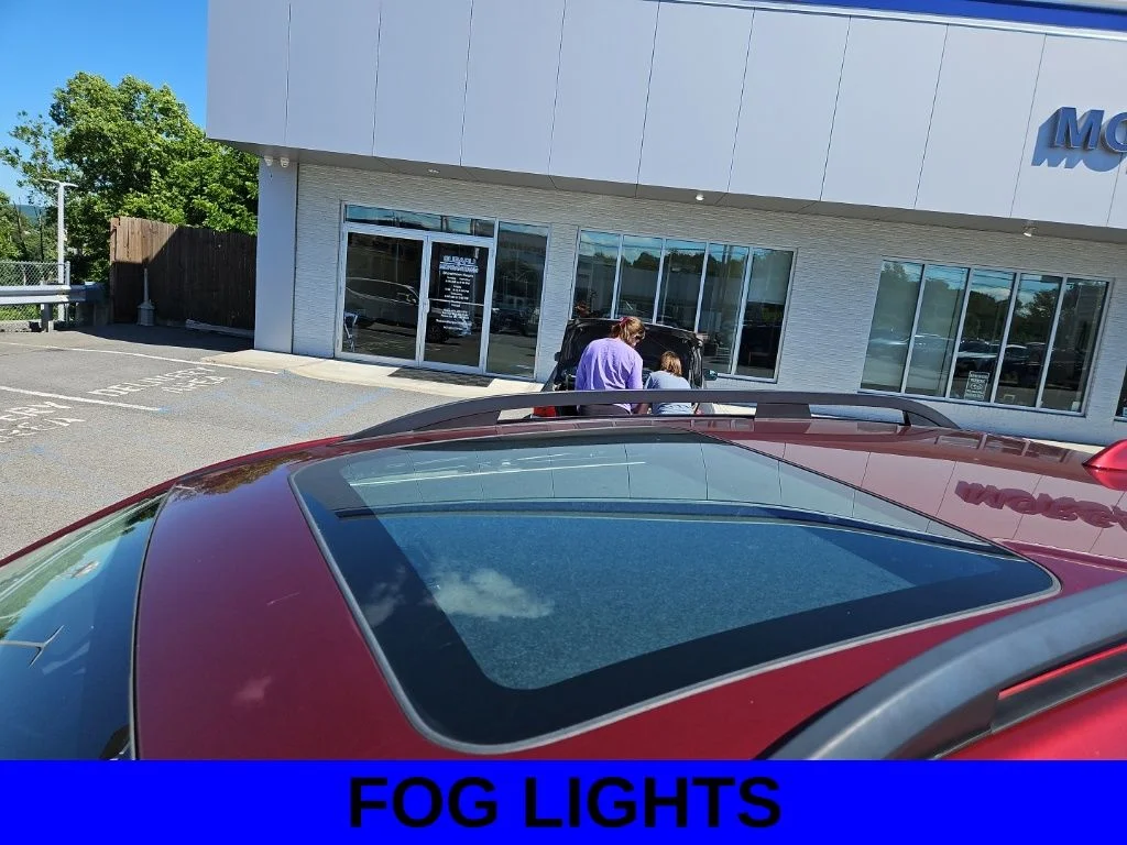 Used 2018 Red Subaru 2.5i Premium image 10