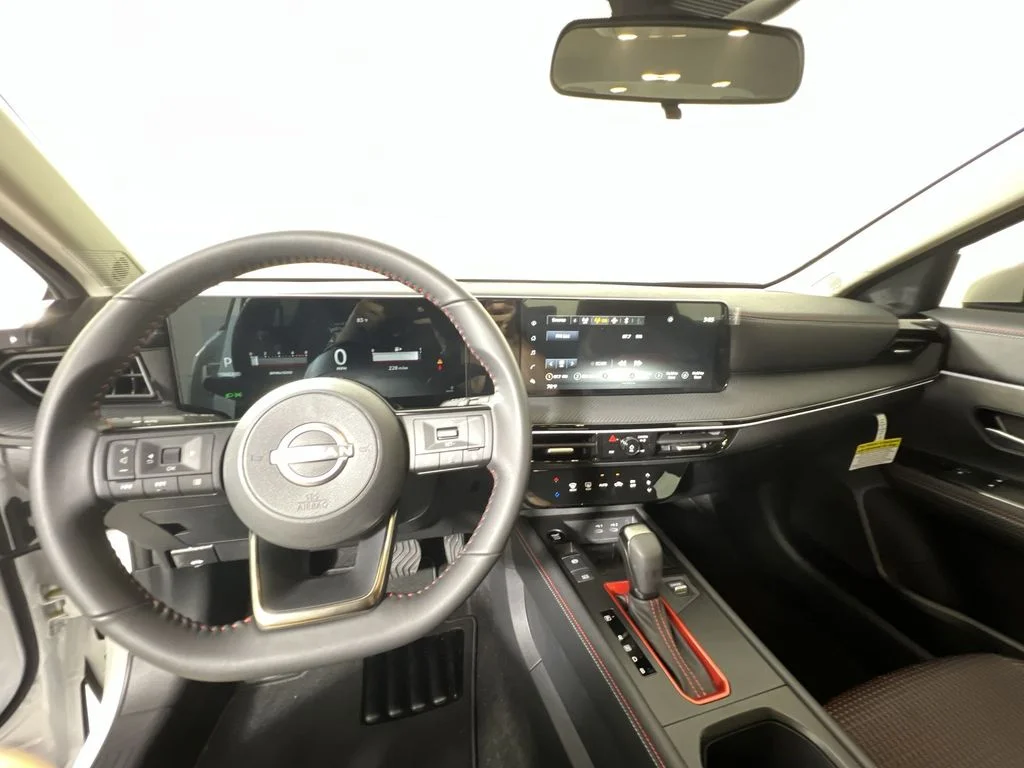 2025 Nissan Kicks SR AWD - Photo 11