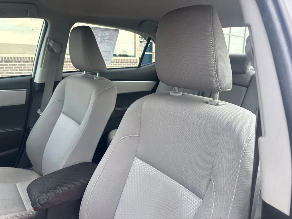 Used 2016 Silver Toyota LE image 11