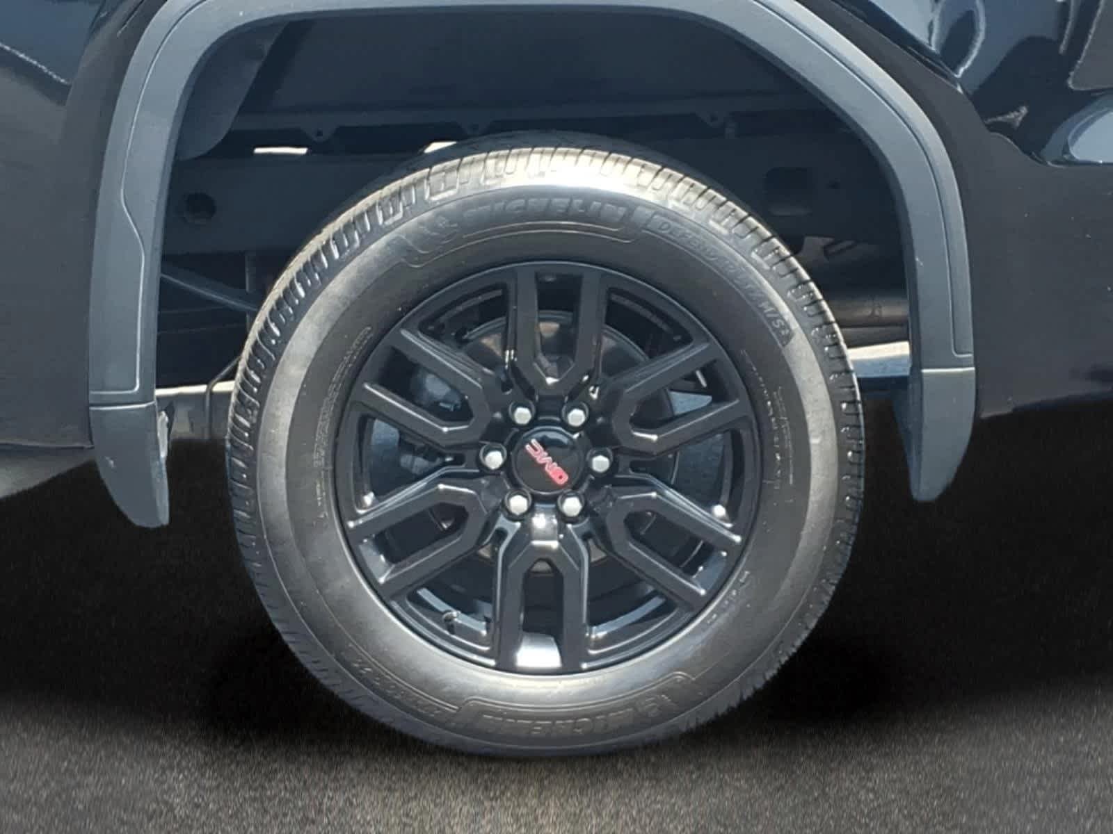 Used 2024 Onyx Black GMC Elevation image 3