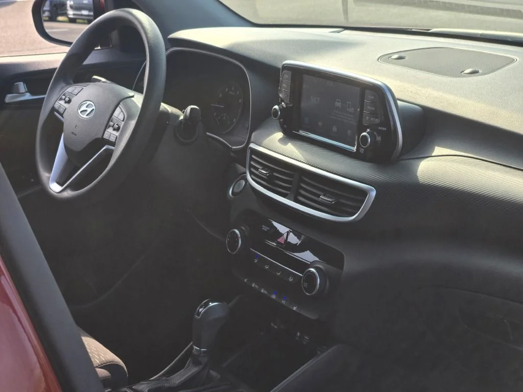 Used 2019 Red Hyundai Value image 7