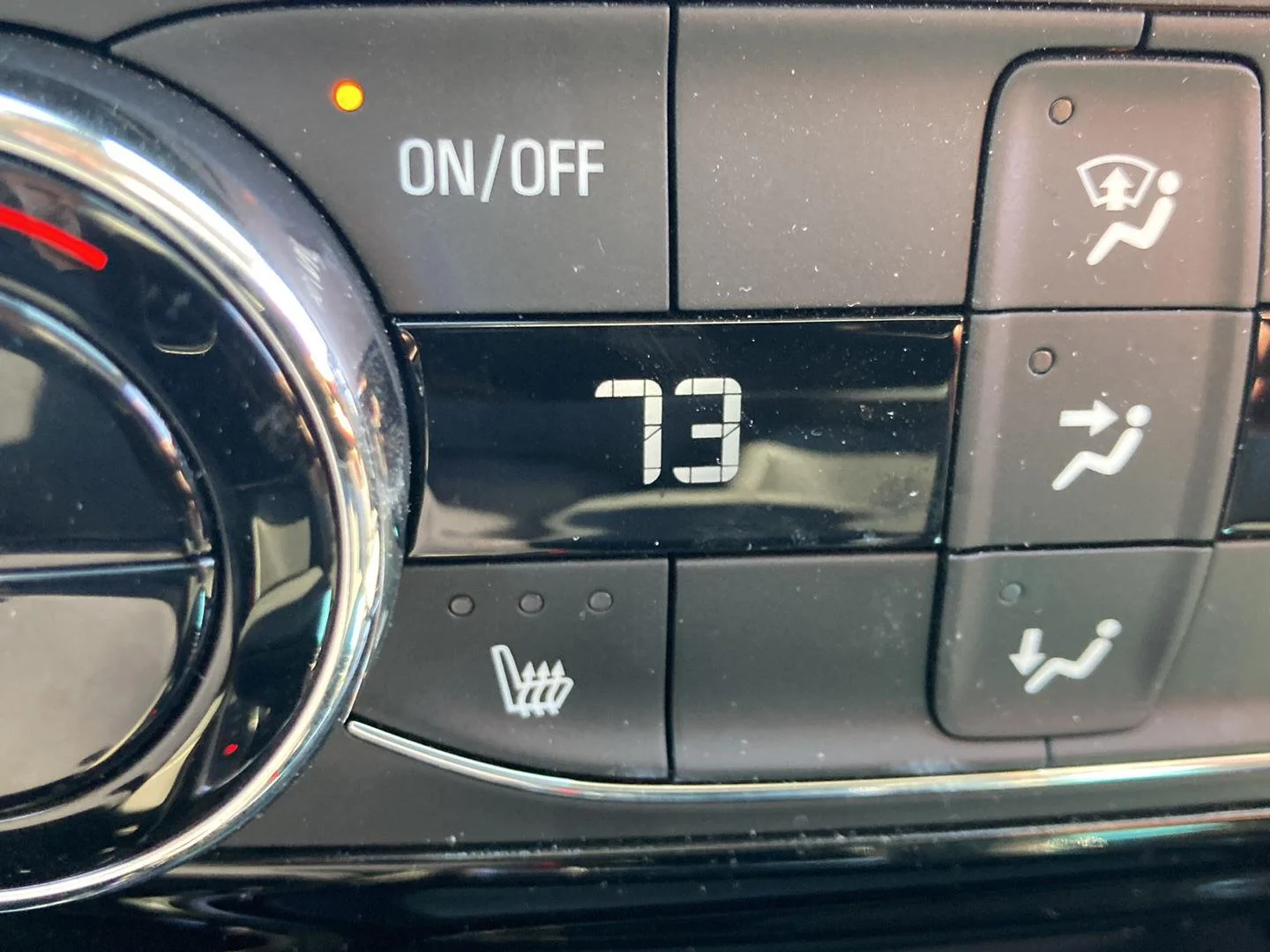 Used 2024 Summit White Chevrolet ACTIV image 18