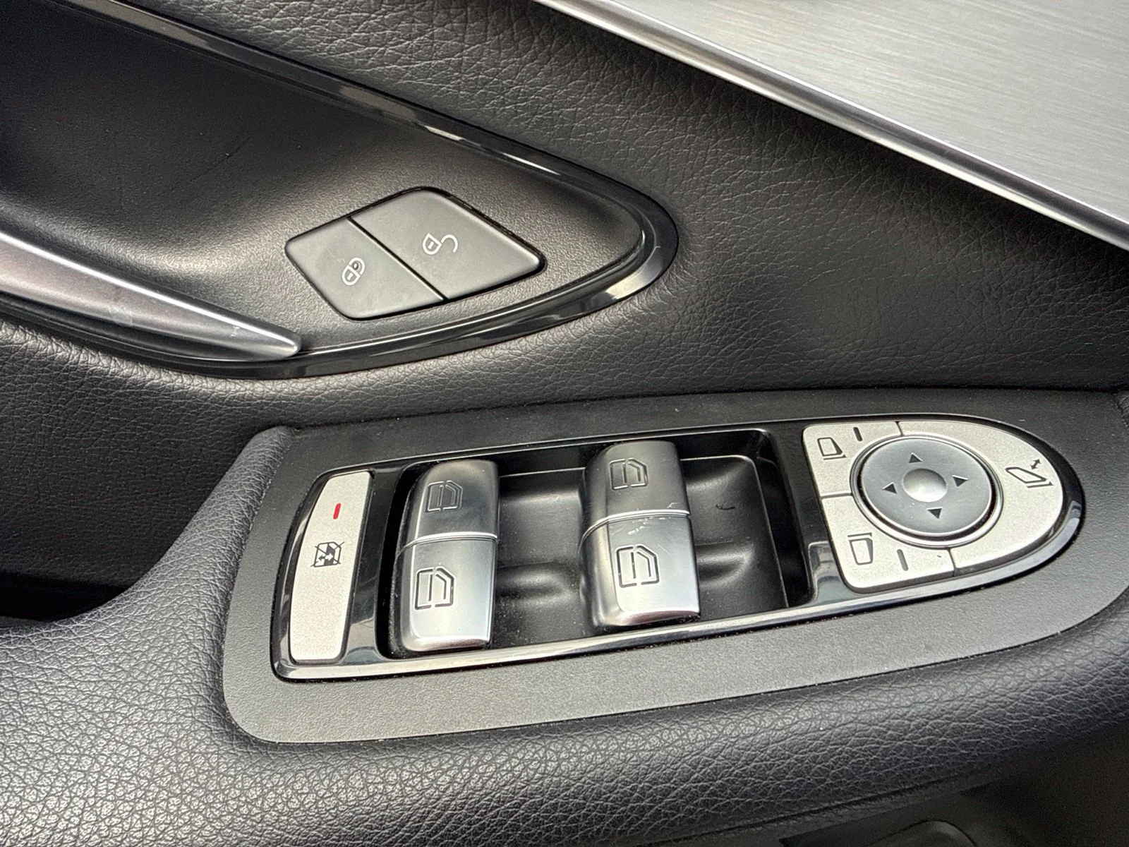 Used 2019 Gray Mercedes-Benz GLC 300 image 12