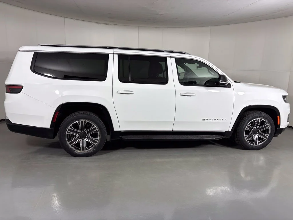 Used 2024 White Jeep Series II image 9