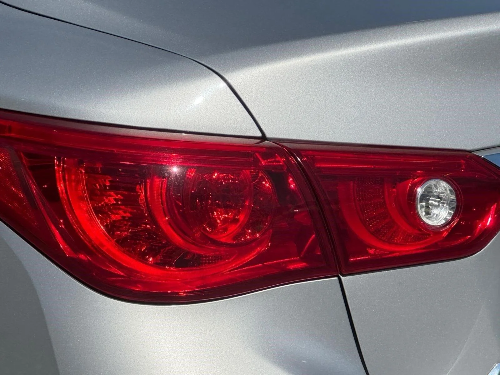 Used 2015 Liquid Platinum INFINITI Premium image 11