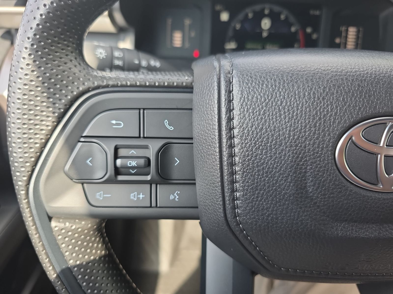 Used 2025 Silver Toyota SR5 image 16