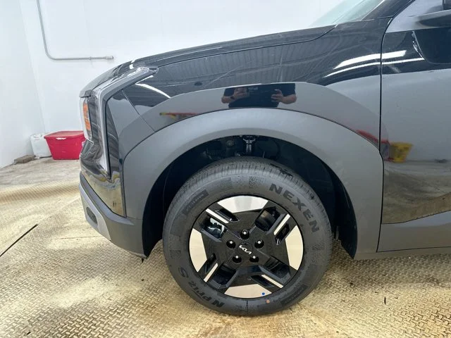 New 2027 Aurora Black Pearl Kia LX image 19