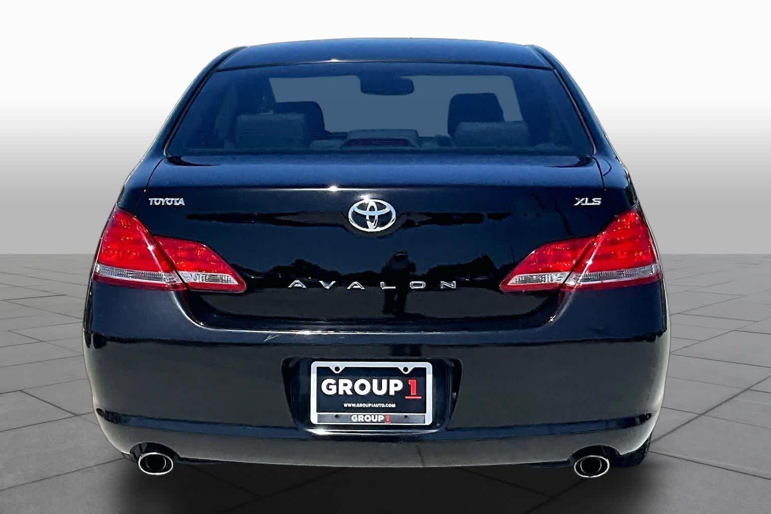 Used 2007 Black Toyota XLS image 4