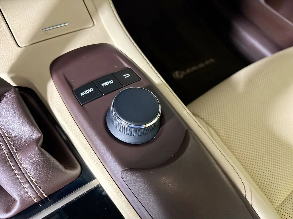 Used 2018 White Pearl Lexus 350 image 15