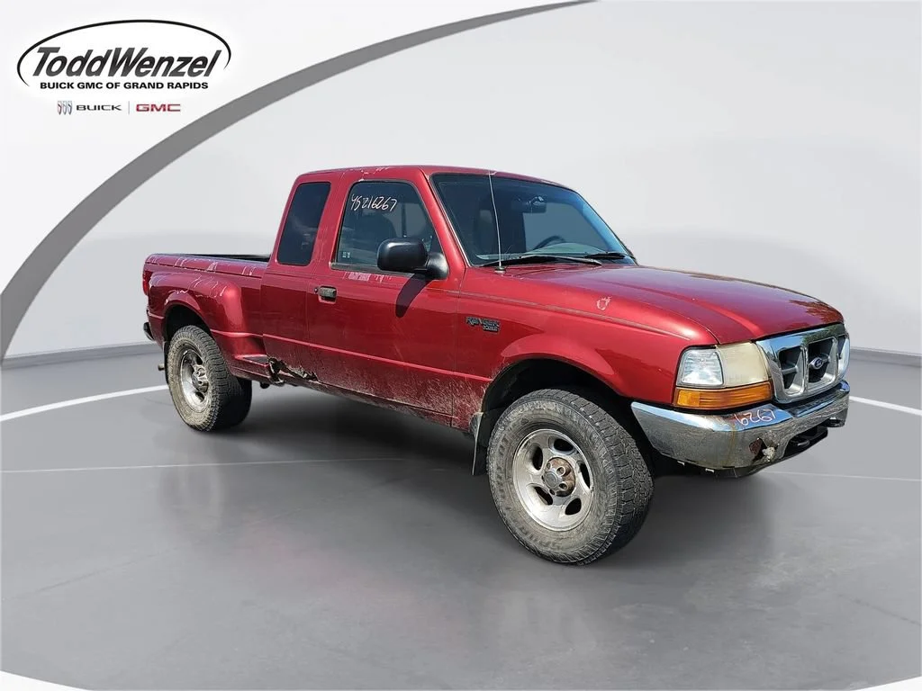 Used 2000 Red Ford XL image 1