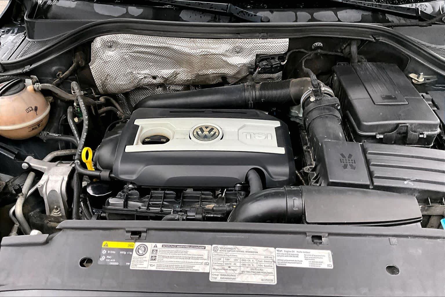 Used 2016 Deep Black Pearl Volkswagen SEL image 32