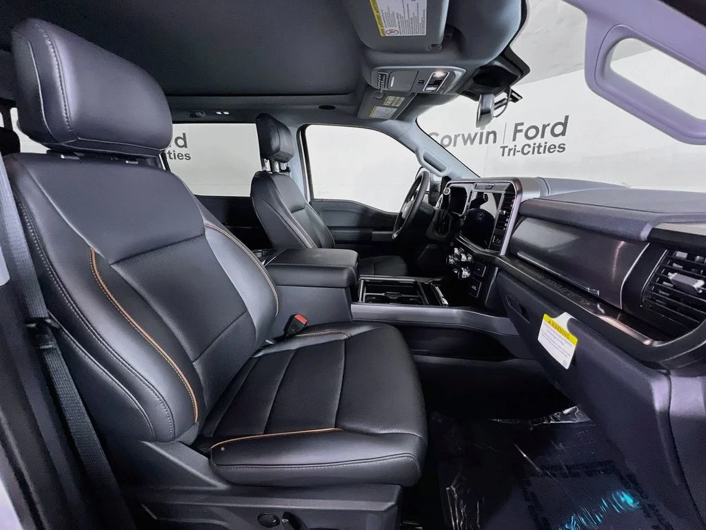 New 2026 Oxford White Ford Lariat image 17