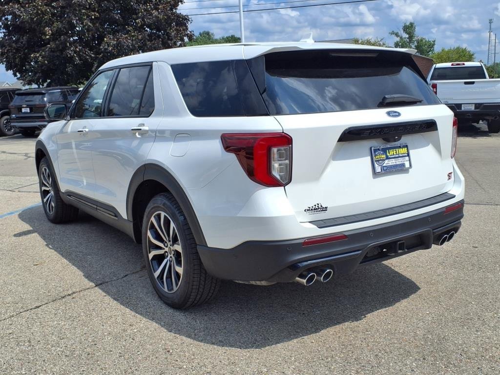 2022 Ford Explorer ST photo 4