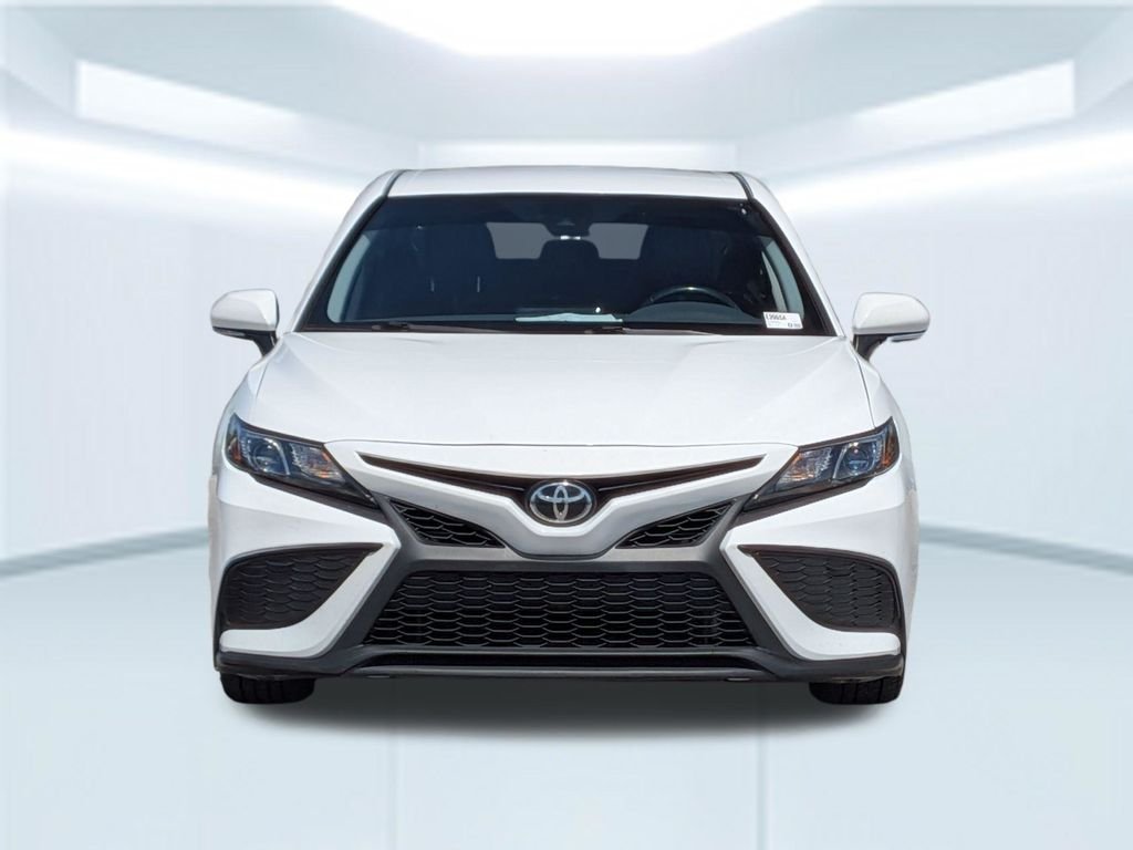 Used 2022 White Toyota SE image 10