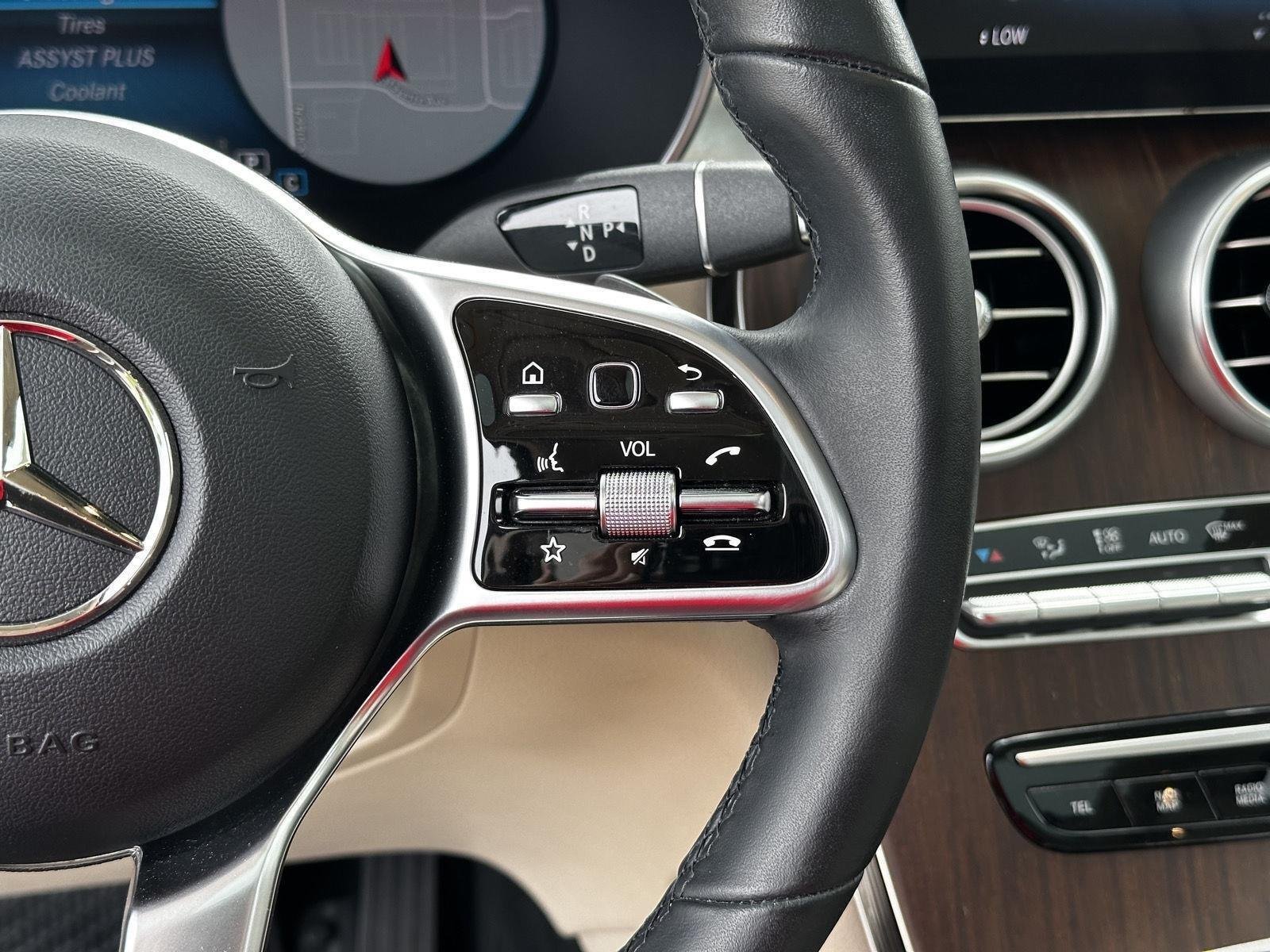 2022 Mercedes-Benz GLC GLC300 - Photo 11