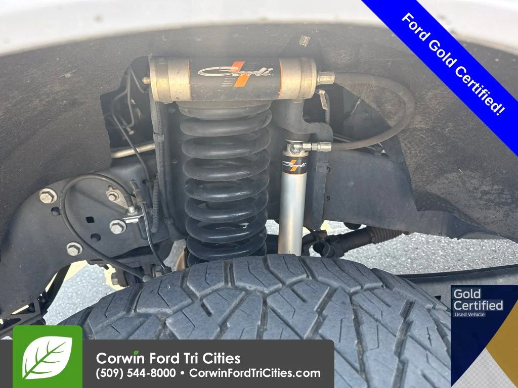 Used 2024 Gray Ford Lariat image 8